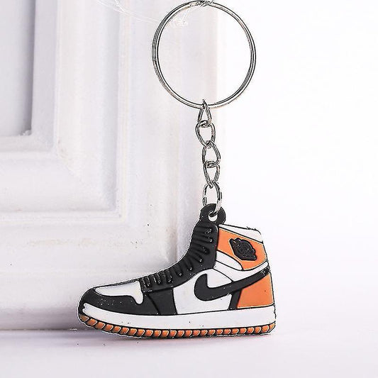 תליון מפתח בעיצוב נעלי כדורסל ג'ורדן - Keychain Pendant in the Design of Jordan Basketball Shoes